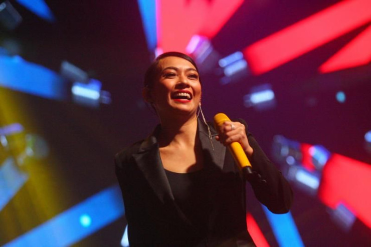 Istimewa Jun Ini Suria Fm Imbau Kenangan Lagu Lagu Popular Era 90 An Pendengar Pun Boleh Buat Permintaan Hiburan Mstar