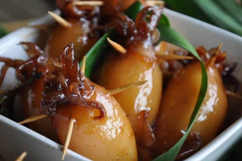 Hanya dengan 6 bahan, hidangan ketupat sotong paling lazat 
