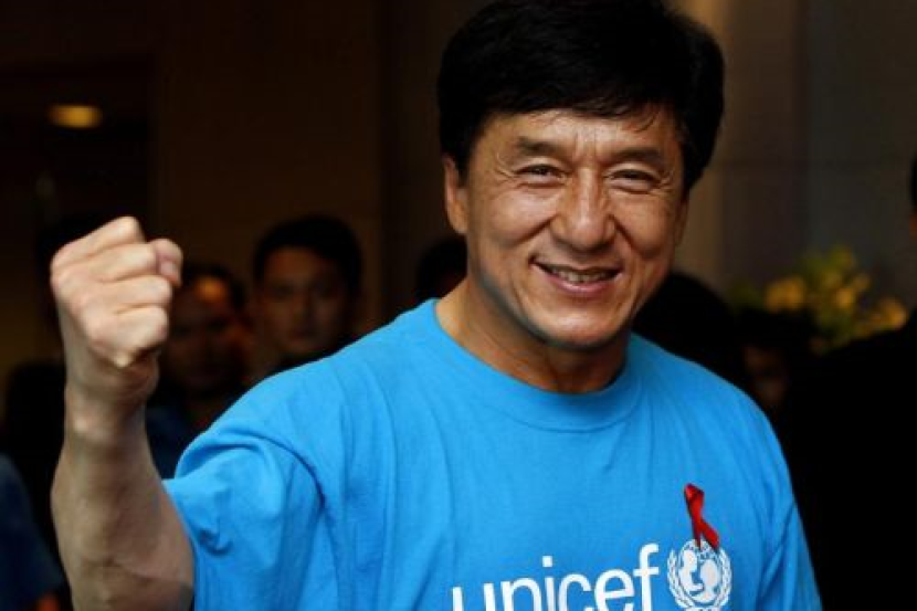 Jackie Chan Derma Rm615 000 Kepada Mangsa Banjir Thailand Hiburan Mstar