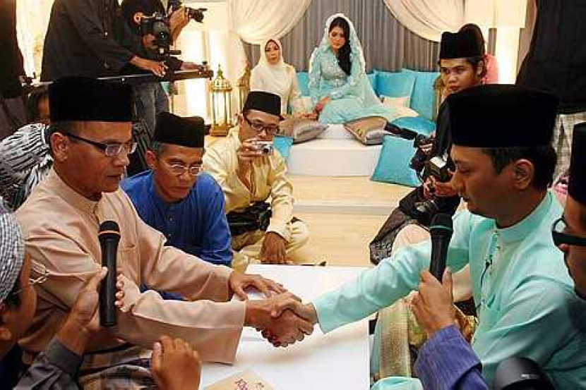 Elyana Khairul Terkejut Dan Terharu Dinikahkan Bapa Hiburan Mstar