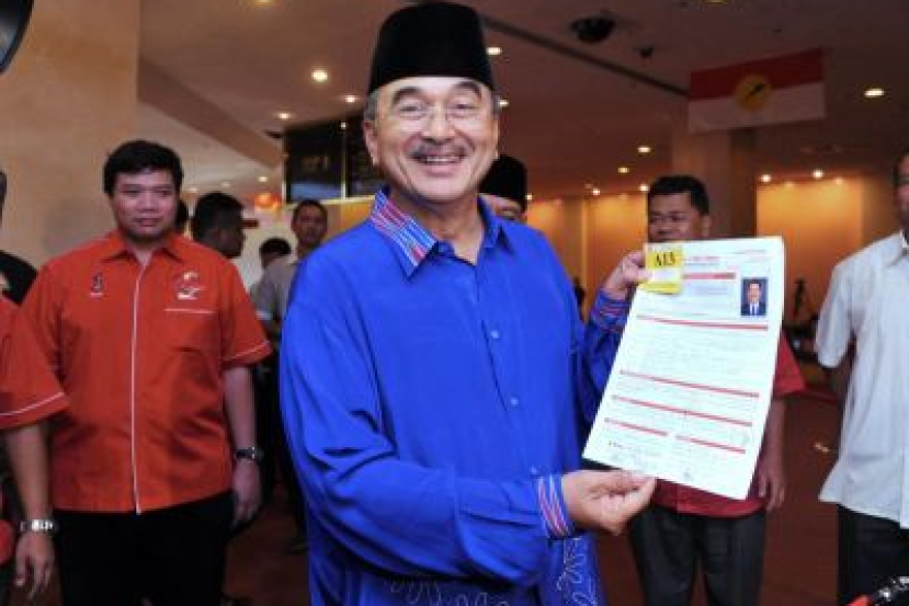 Ali Rustam Orang Akhir Serah Borang Tanding Naib Presiden - Semasa | mStar