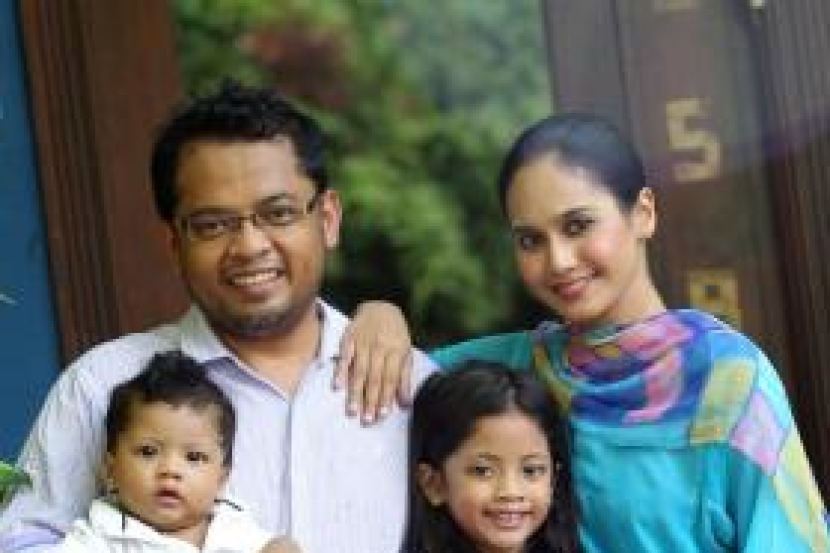 Anita Baharom Terlibat Dengan Perniagaan Tudung Hiburan Mstar