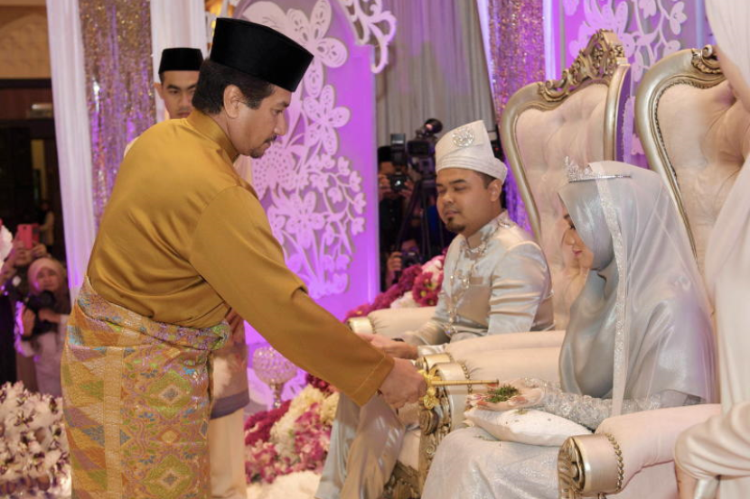  Sultan  Mizan Hadir Majlis Perkahwinan Anak  MB Terengganu  