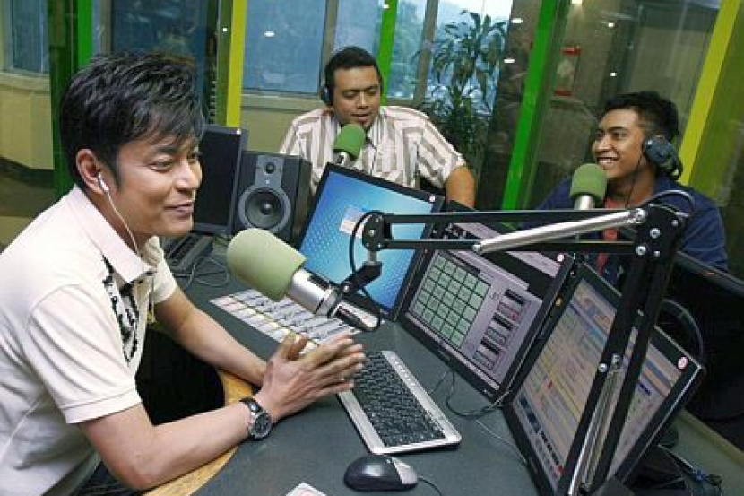 Sampai Bila Radio Rtm Nak Jadi Makcik Makcik Semasa Mstar