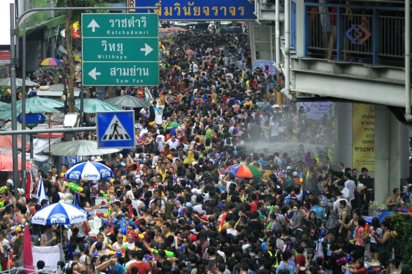 Sambutan Songkran Tenggelamkan Seketika Masalah Politik Di Thailand