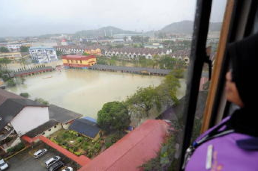 Bandar Kuantan Dilanda Banjir Kilat Semasa Mstar